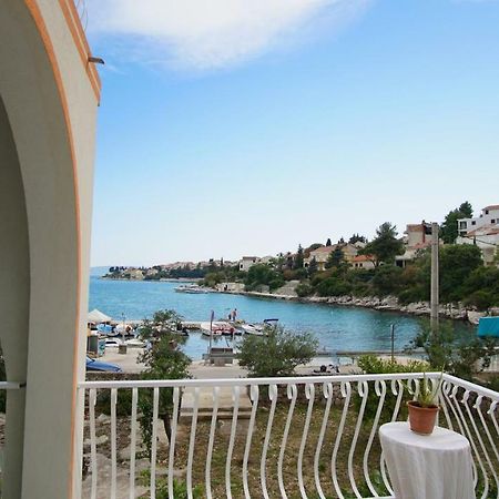 Apartmani Laura Trogir Eksteriør bilde