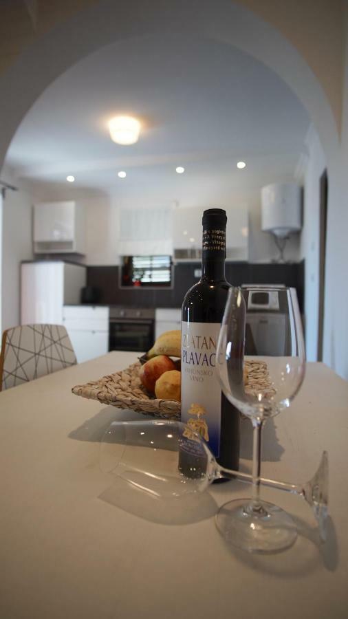 Apartmani Laura Trogir Eksteriør bilde