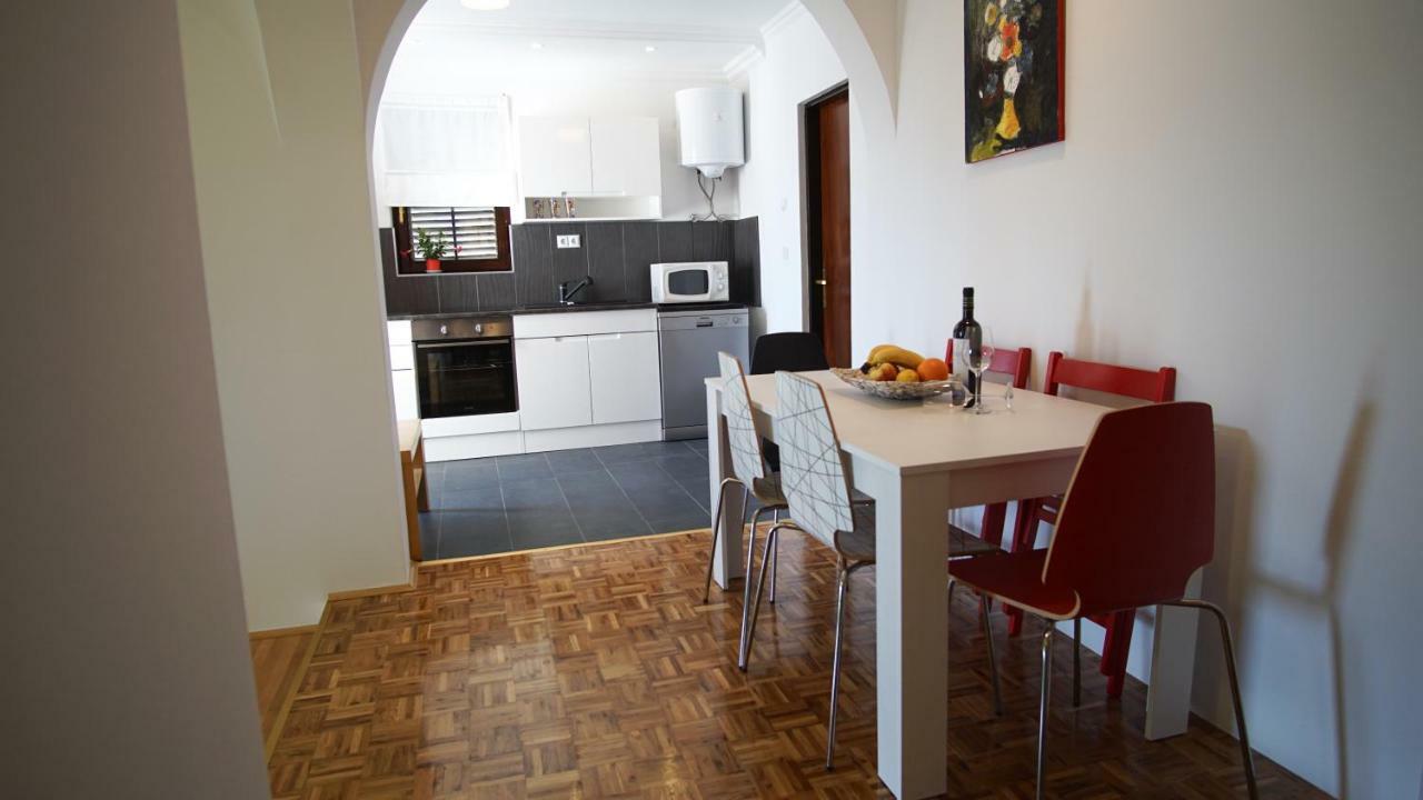 Apartmani Laura Trogir Eksteriør bilde