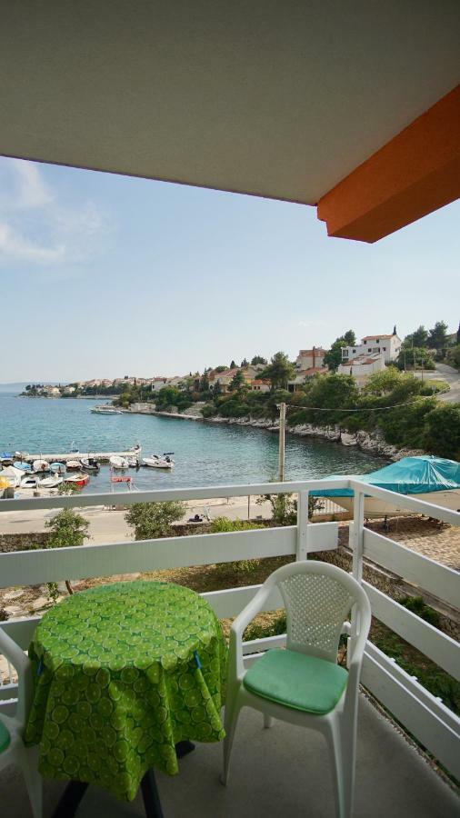 Apartmani Laura Trogir Eksteriør bilde