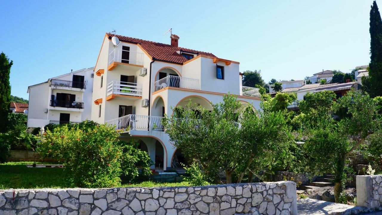 Apartmani Laura Trogir Eksteriør bilde