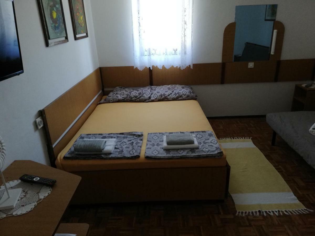 Apartmani Laura Trogir Eksteriør bilde