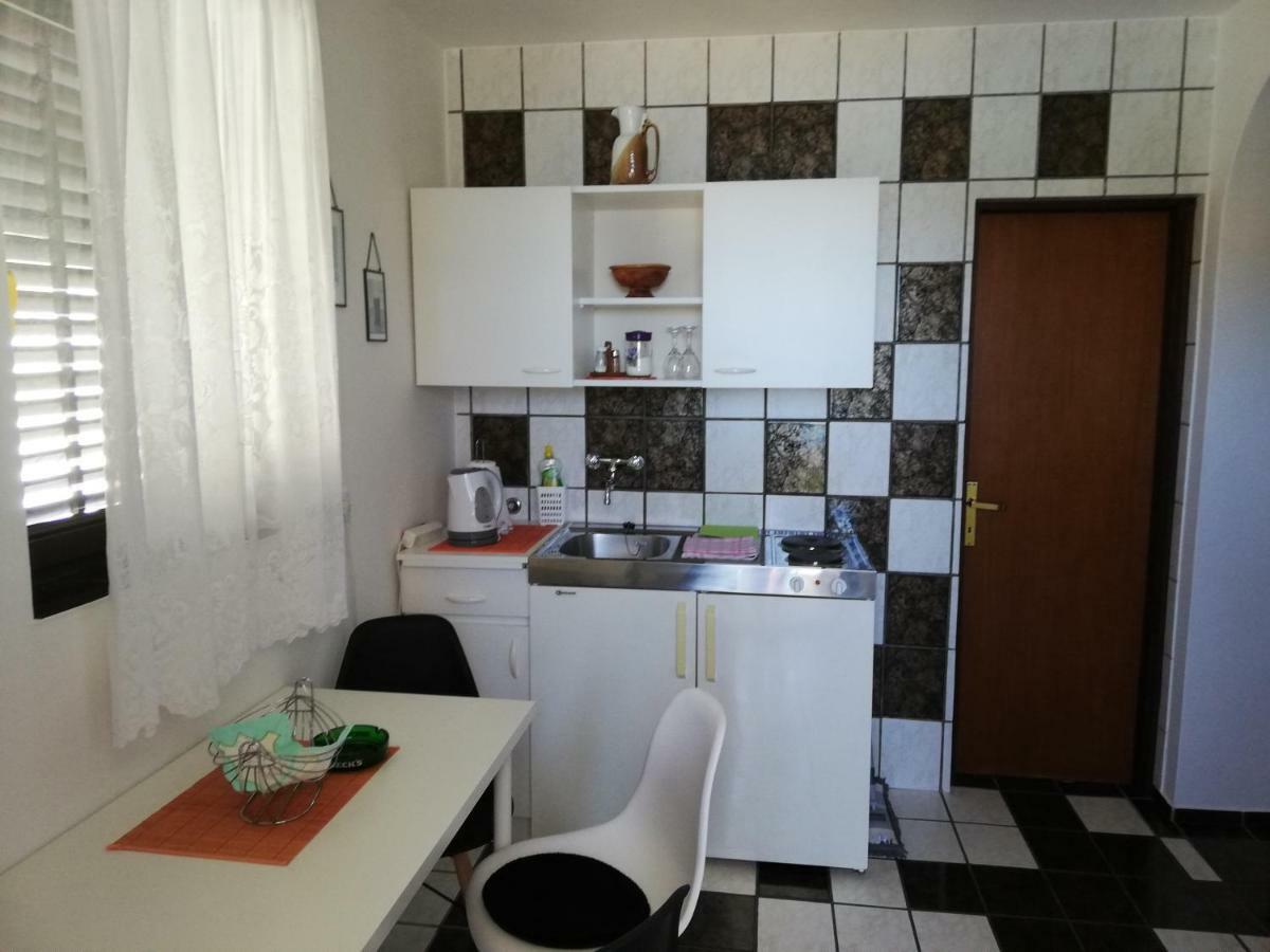 Apartmani Laura Trogir Eksteriør bilde
