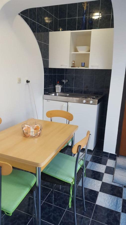 Apartmani Laura Trogir Eksteriør bilde