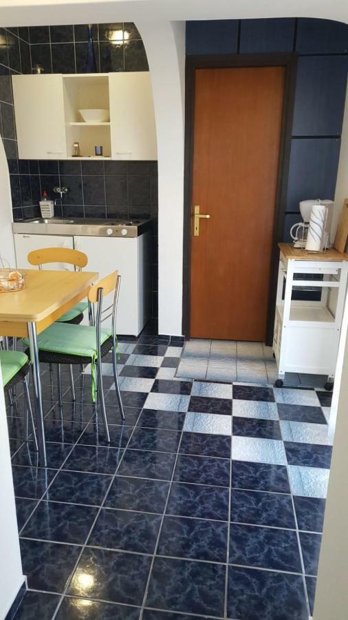 Apartmani Laura Trogir Eksteriør bilde