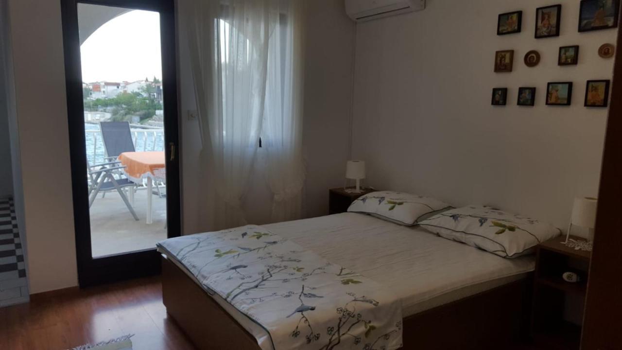 Apartmani Laura Trogir Eksteriør bilde